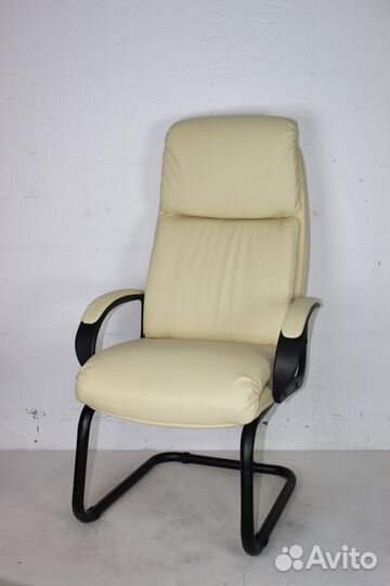 Кресло для посетителей