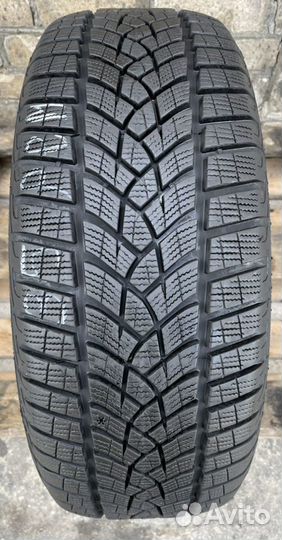 Goodyear UltraGrip Performance Gen-1 215/55 R17