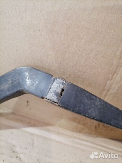 Поводок стеклоочистителя заднего Nissan X-Trail