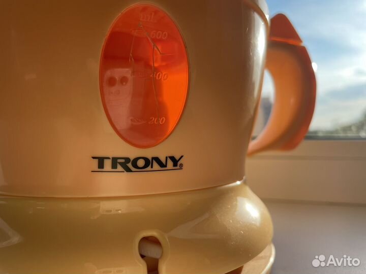 Соковыжималка для цитрусовых trony