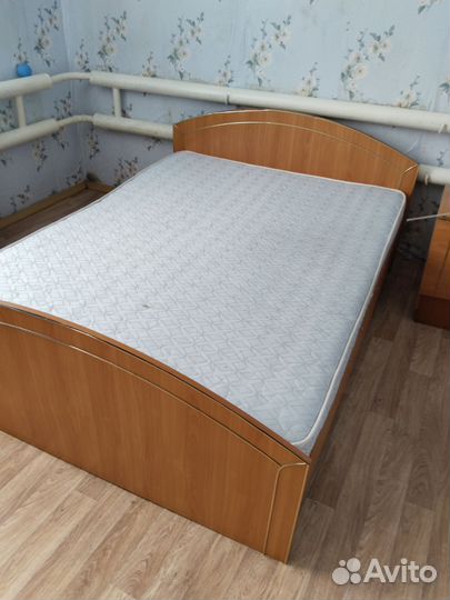 Кровать двухспальная