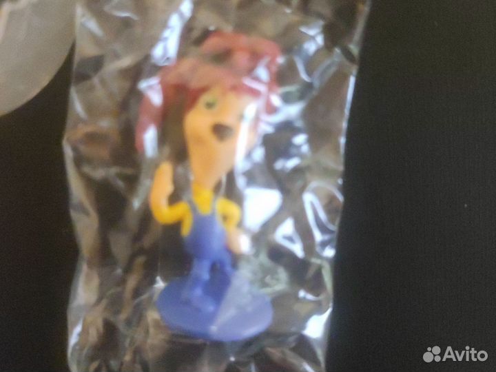 Игрушка из яйца Лиза Барбоскины новая Mega secret