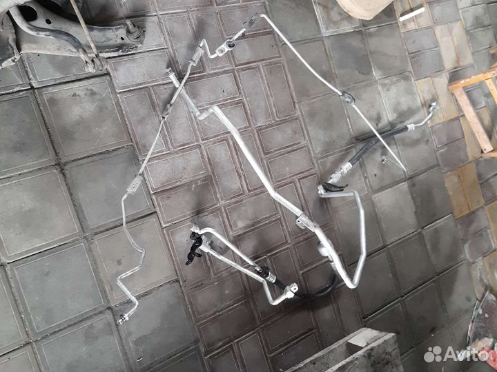 Трубки кондиционера Toyota Harrier 300