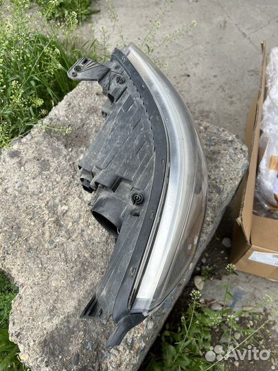 Передняя правая фара на kia rio 3 рестайлинг