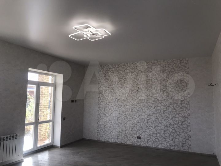 Коттедж 128 м² на участке 6 сот.