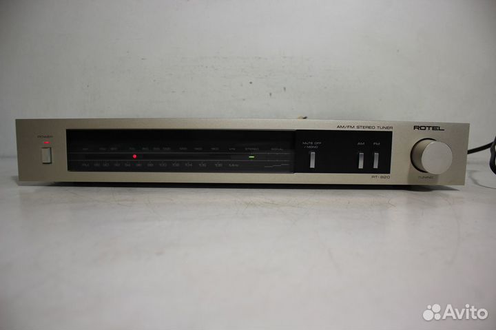 Rotel RT-820 Стерео Тюнер
