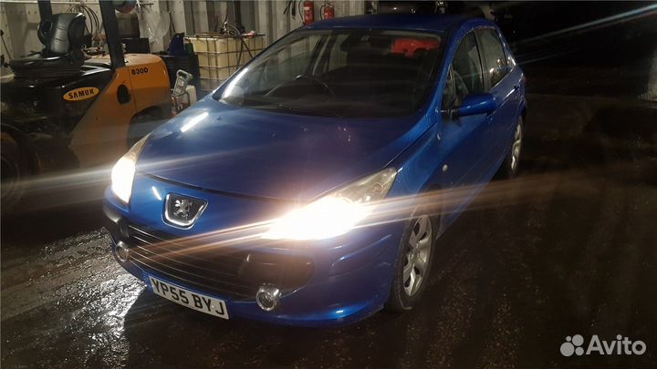 Разбор на запчасти Peugeot 307
