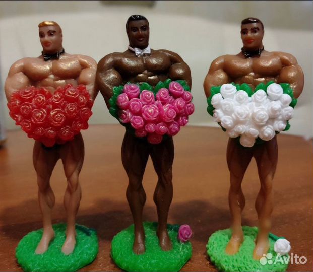 Красавчик с букетом - сувенирное мыло