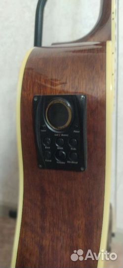 Акустическая гитара