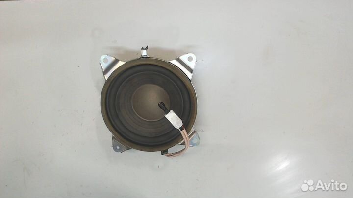 Сабвуфер Lexus HS, 2010