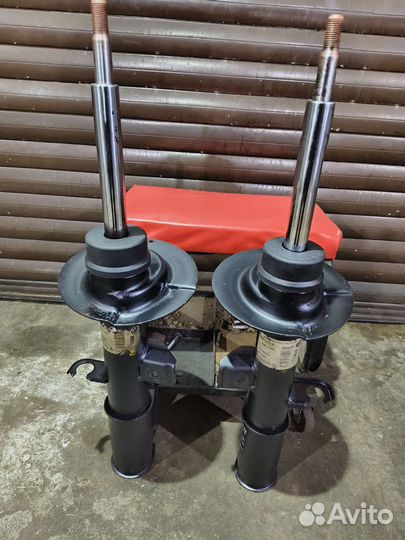 Амортизаторы передние BMW X5 e53 Восстановленые