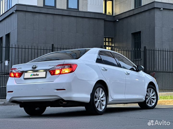 Toyota Camry 2.5 AT, 2013, 266 700 км