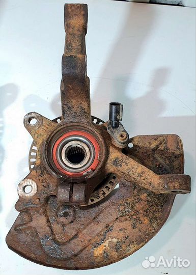 Кулак поворотный передний левый с ABS Chery Amulet