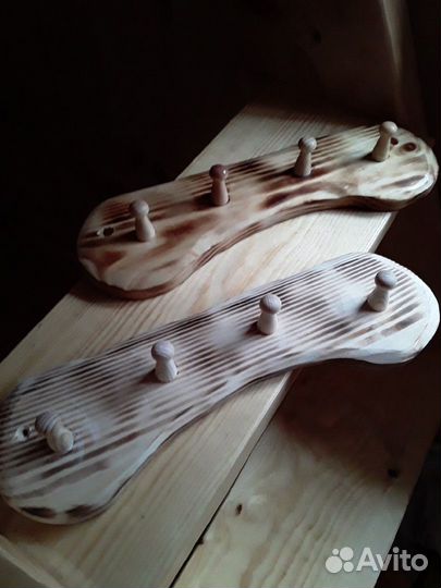 Вешалка настенная деревянная