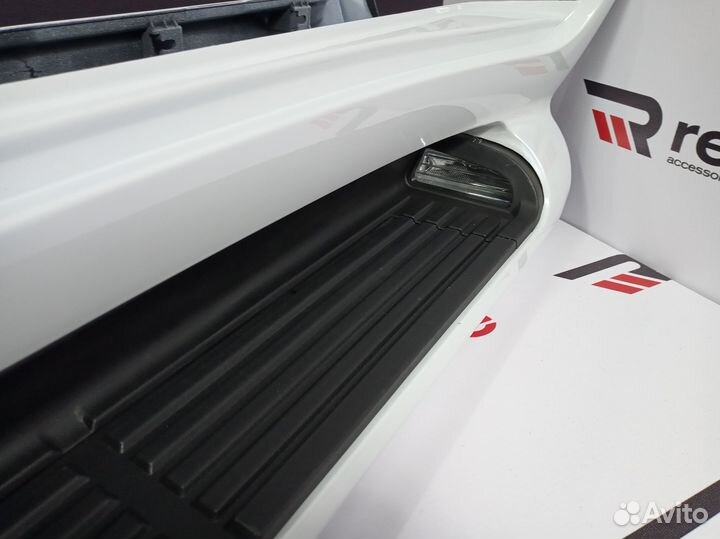 Подножки Toyota Land Cruiser 200 Белые