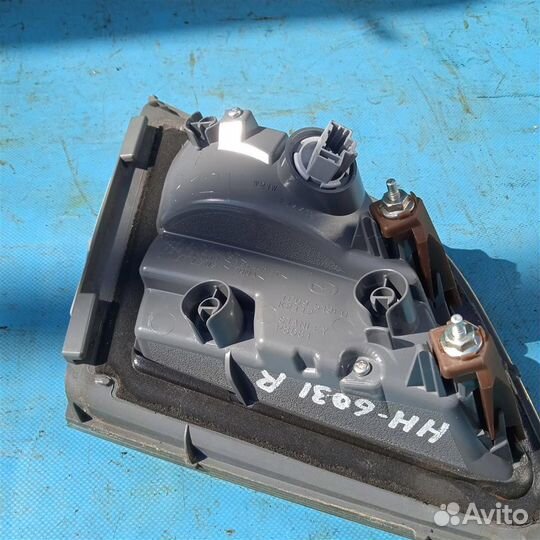 Фонарь задний внутренний правый Mazda CX-9 (2006