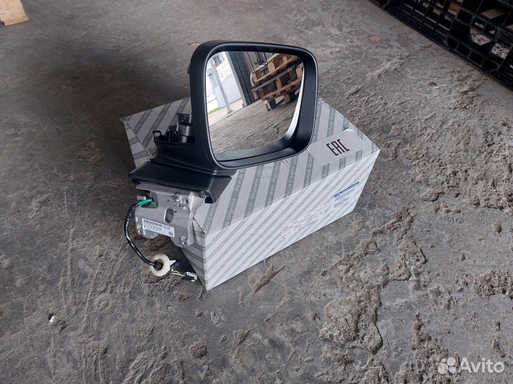 Новое правое зеркало Jeep Renegade оригинал