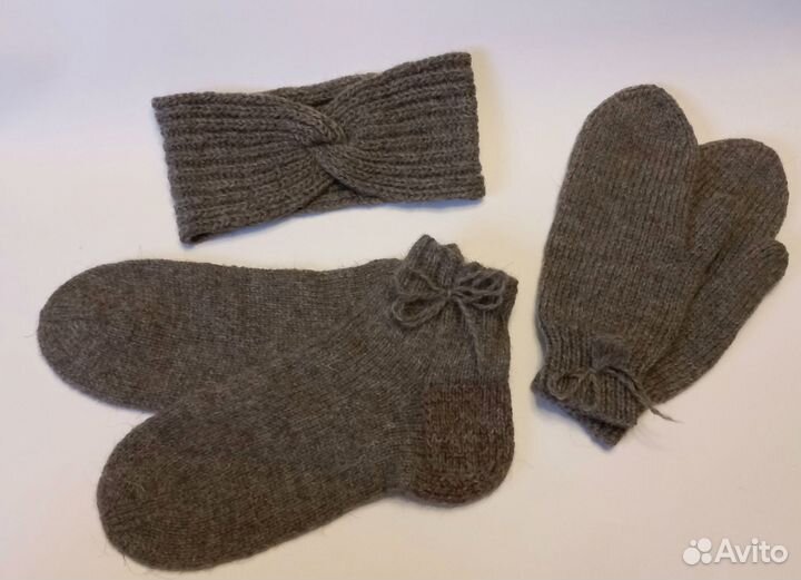 Варежки, носки ручной работы
