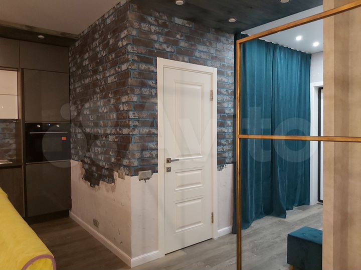 2-к. квартира, 76 м², 1/9 эт.