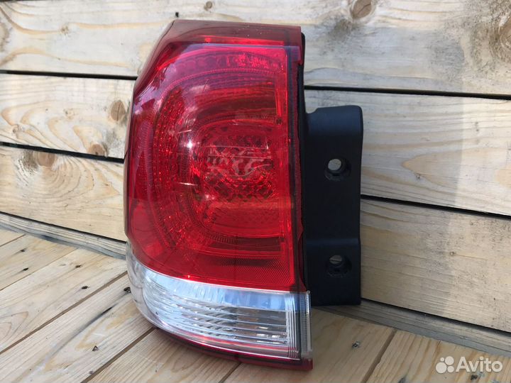 Фонарь задний левый toyota land cruiser 200 2011-2