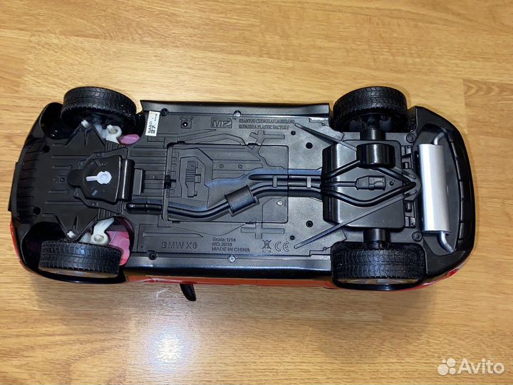 Радиоуправляемая модель автомобиля BMW X6