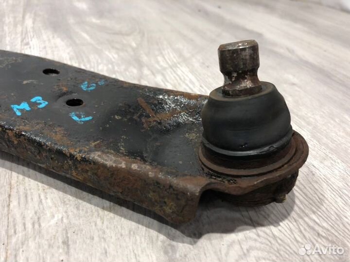 Рычаг передний правый Mazda 3 BK 2004 2005 2006