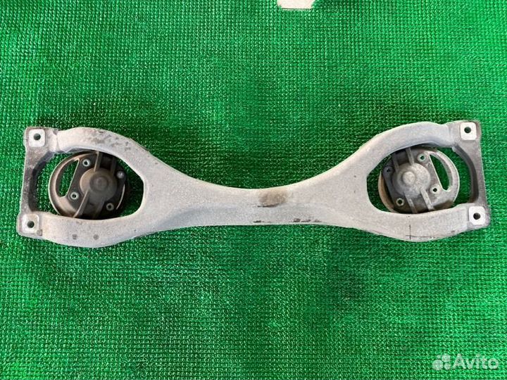 Балка подвески зад. audi Q7