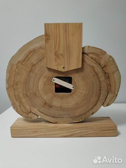 Часы из спила дерева настольные