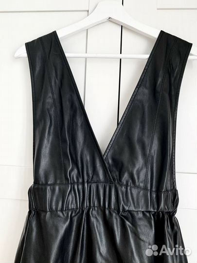 Платье-сарафан из экокожи, S