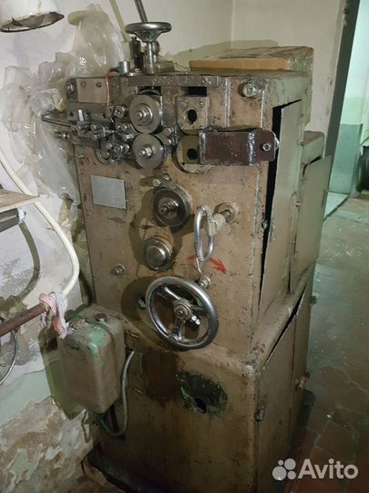 Пружинонавивочный автомат типа зим 430