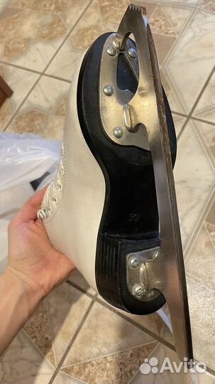 Коньки фигурные 30 размер