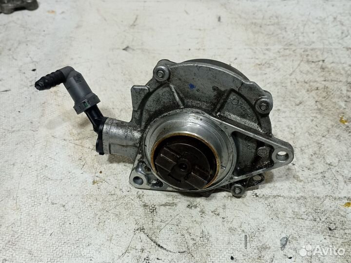 Насос вакуумный Peugeot 308