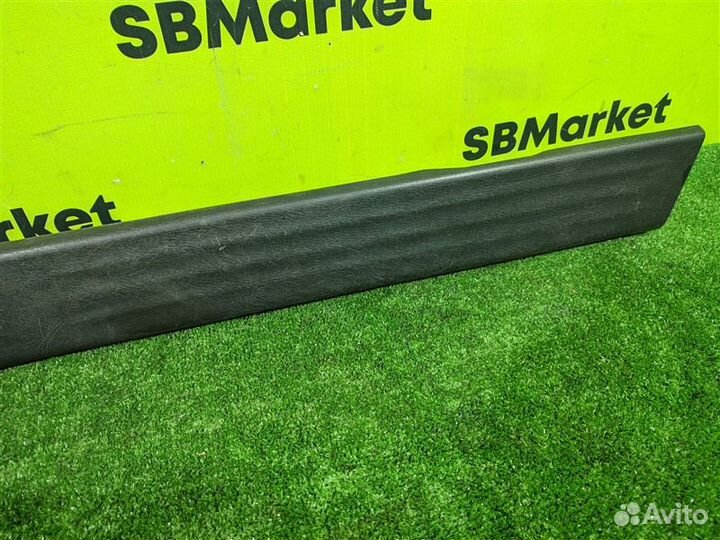 Накладка на порог салона передняя левая Infiniti