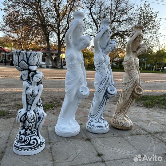 Девушка с кувшином