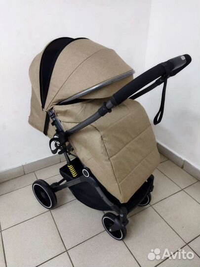 Новая надежная коляска с перекидной ручкой