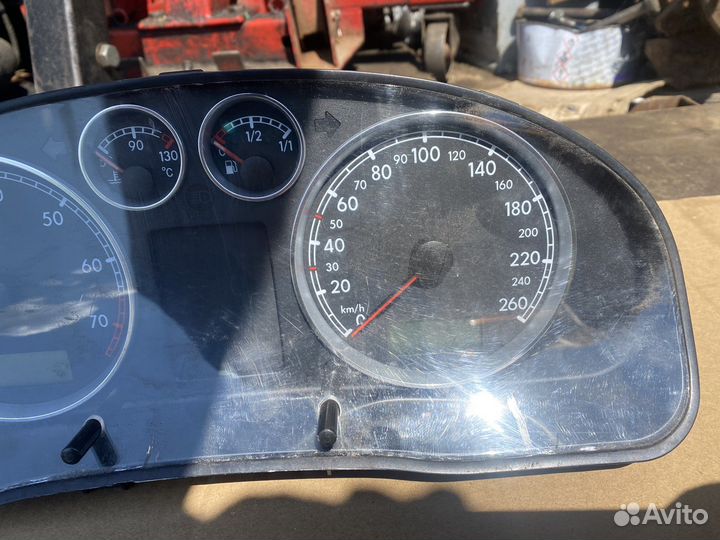 Панель приборов Volkswagen Passat B5+