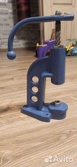 Пресс для установки фурнитуры