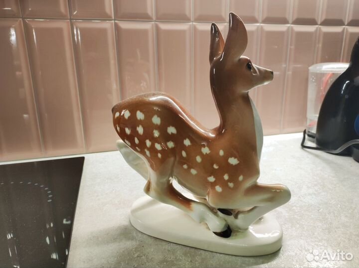Фарфоровая статуэтка лфз (Лань) 
