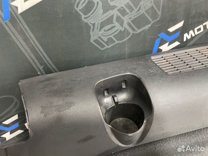 Обшивка багажника правая Audi Q7 4L BHK 2008