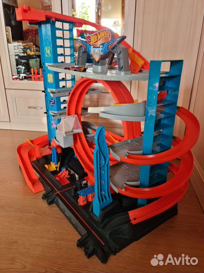 Парковка гараж Hot Wheels Ultimate Garage