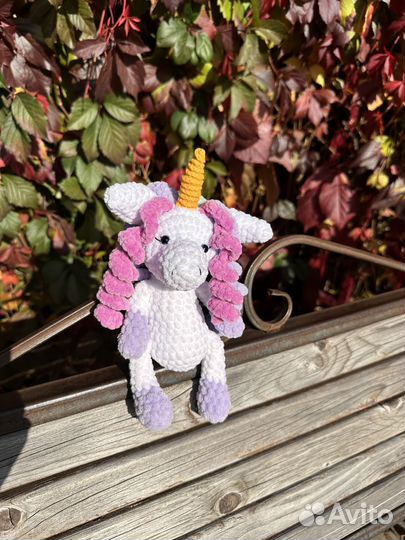 Вязаная игрушка единорог
