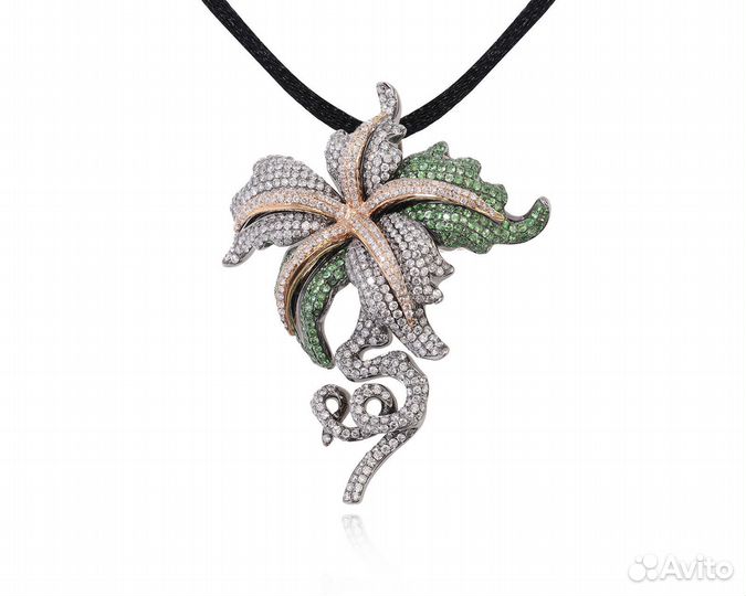 Золотой кулон с тсаворитами и бриллиантами