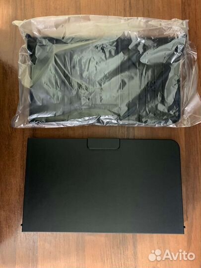 Выходной и входной лотки