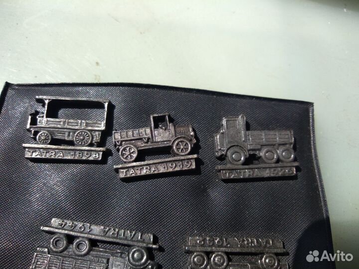 Значки булавки машины tatra