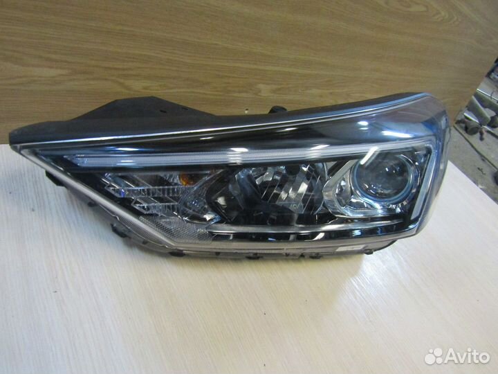 Фара левая Hyundai Tucson