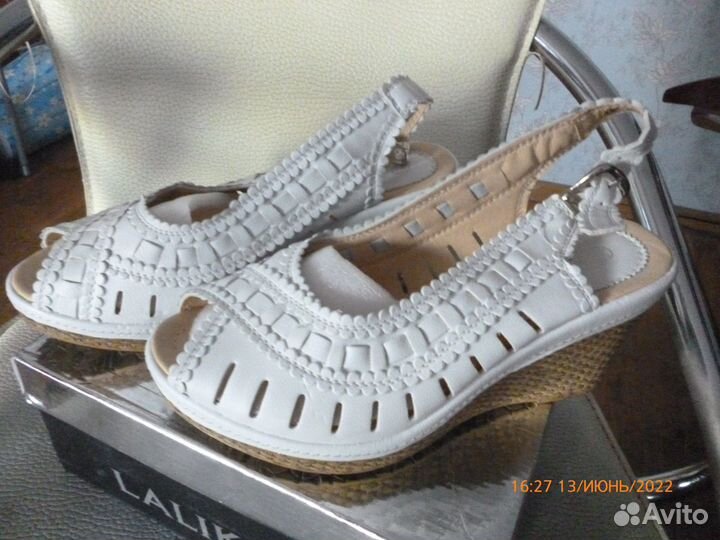 Босоножки женские