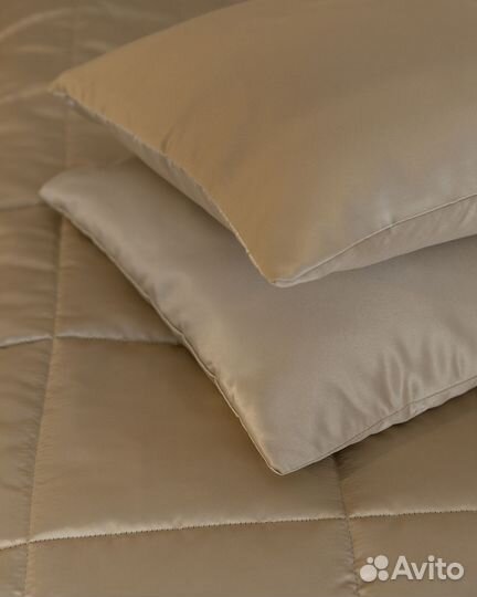 Атласное Покрывало адора английское золото новое