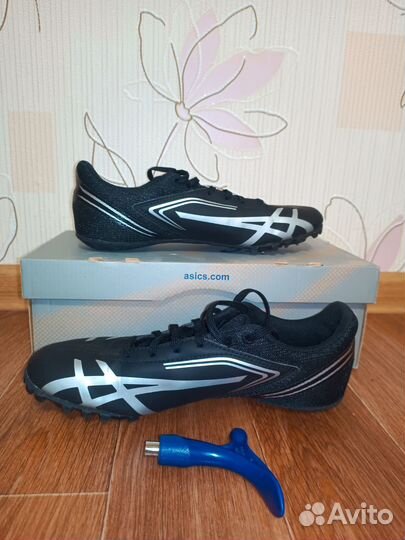 Шиповки asics