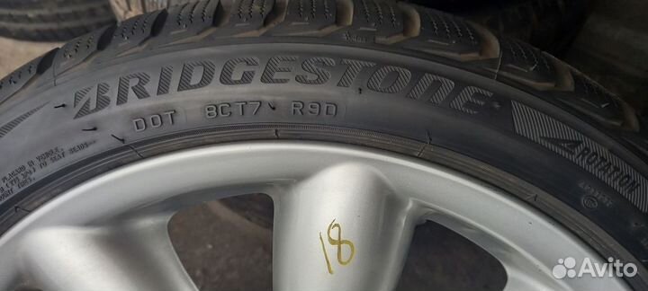 Bridgestone Blizzak LM-32 225/40 R18 92V