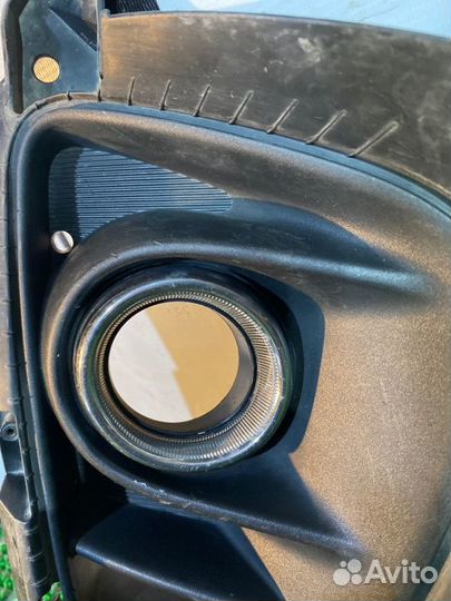 Накладка противотуманной фары передняя правая Kia